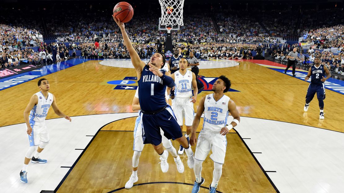 No. 1 Jalen Brunson of the Villanova Wildcats shoots the ball in the first half against the North Carolina Tar Heels during the 2016 NCAA Men's National Championship game on Monday in Houston.
