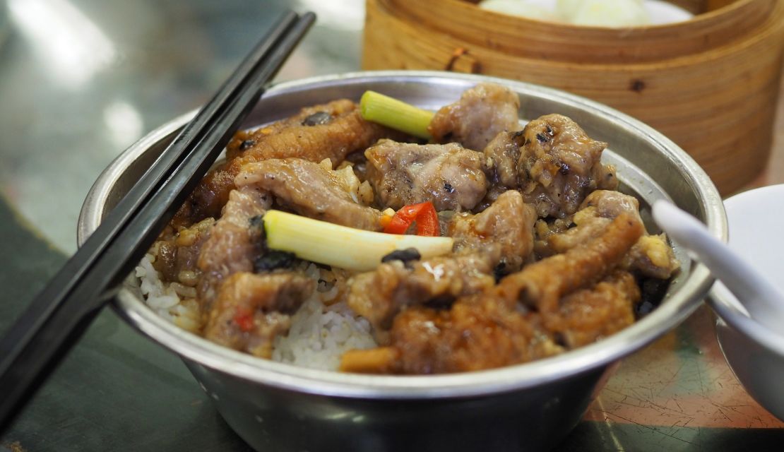 Lin Heung Kui's steamed spare ribs in black bean sauce.