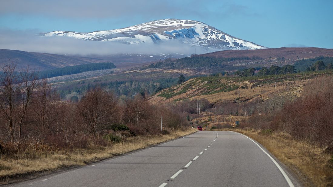 With towns and villages few and far between, the coastline of northern Scotland is one of the most unspoiled areas of Europe. Roads here are empty of traffic and typically offer gorgeous views, although they are often single-lane and require the use of passing places from time to time.