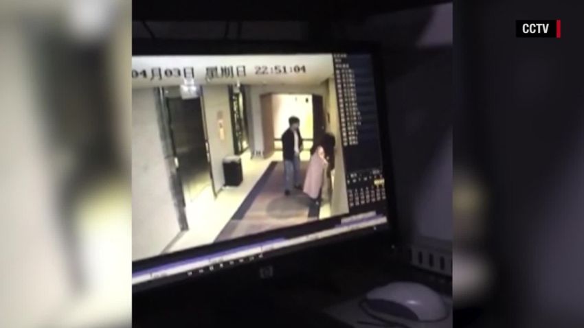 china viral video woman attack orig_00000106.jpg