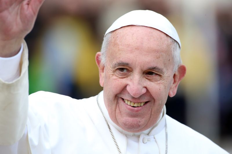Pope Francis to church Accept gays, divorced Catholics