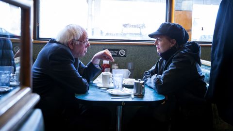 Sen. Bernie Sanders and actress Susan Sarandon at a diner April 8, 2016 in Brooklyn.