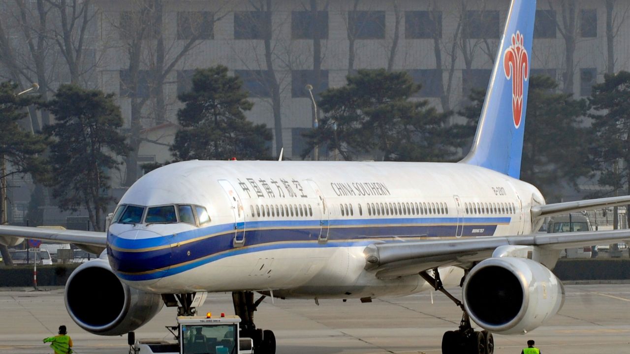 Five major Chinese airlines, including Air China, China Eastern Airlines and China Southern Airlines, are on board with the national passenger blacklist.