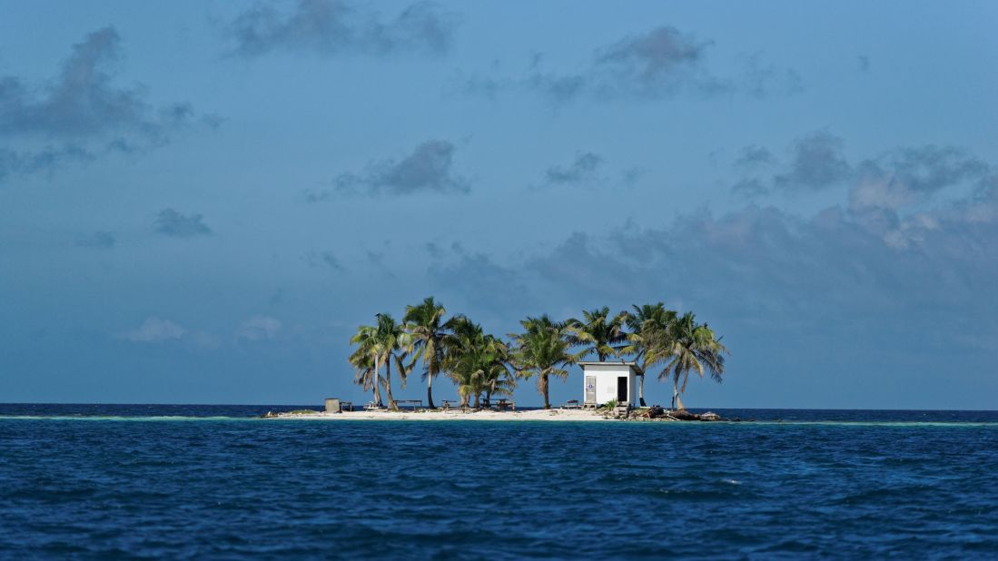 <strong>Toilet island near Placencia, Belize: </strong>Inevitably, this one will be used at the precise moment the rescue helicopter flies overhead. (Picture credit: <a href="https://500px.com/" target="_blank" target="_blank">500px</a>)