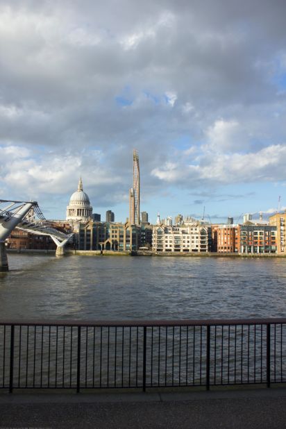 Wood is becoming increasingly popular as a material for new buildings. This is the Oakwood Tower, which is proposed to be London's first wooden skyscraper. 