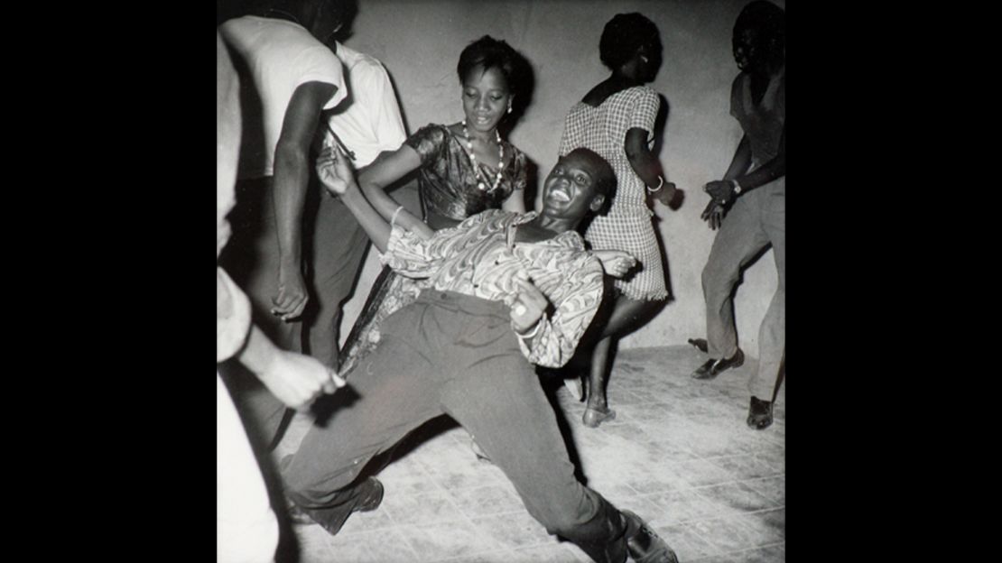 Malick Sidibé spent his nights photographing Mali's confident revelers.
