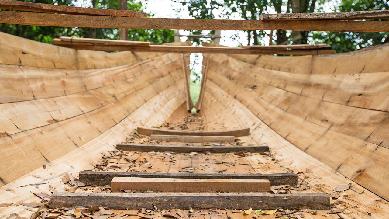 Across Southeast Asia, traditional boat building can be traced back to the days when Arabian and Indian merchants would ply the region's coastal waters. The building process usually begins with the keel, followed by the bow, the stern and then the outer planks. This framework is held together by string and wire, before the "ribs" of the boat are added last. Everything is then fixed together with nails, nuts, bolts and epoxy glue.