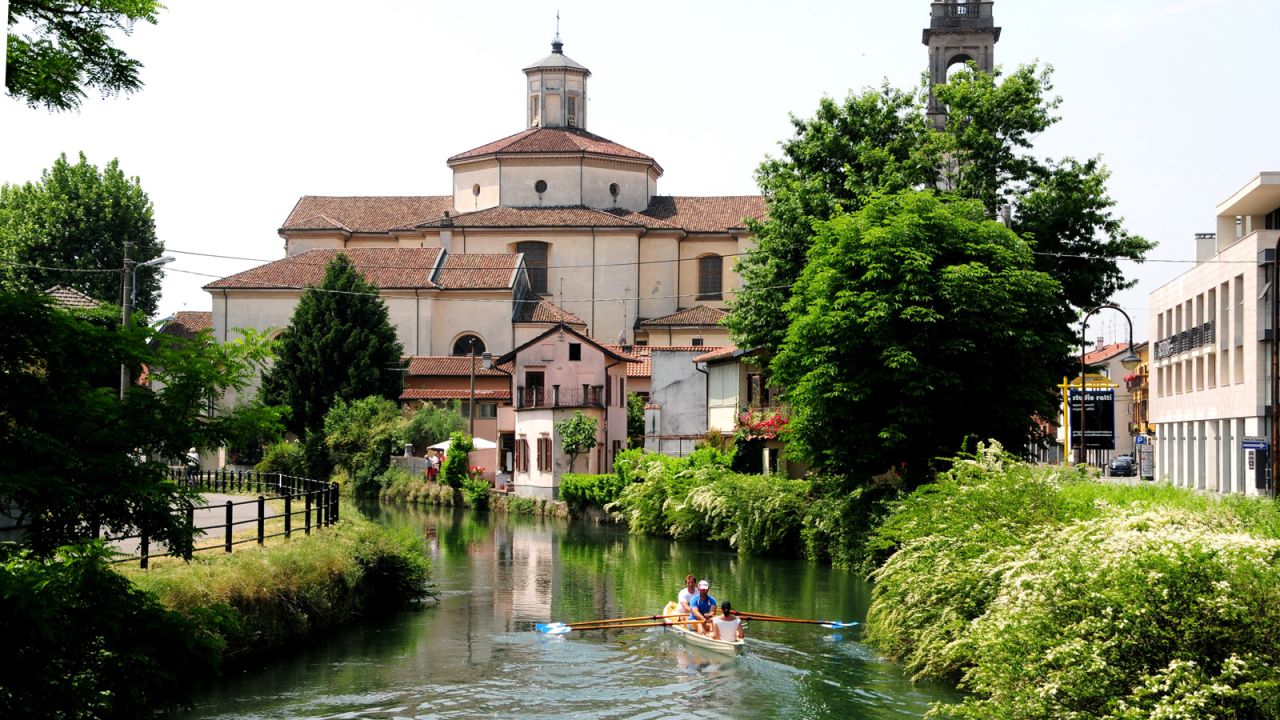 You can reach nearby towns by strolling along the Naviglio Martesano canal or by hiring a canoe or kayak. 
