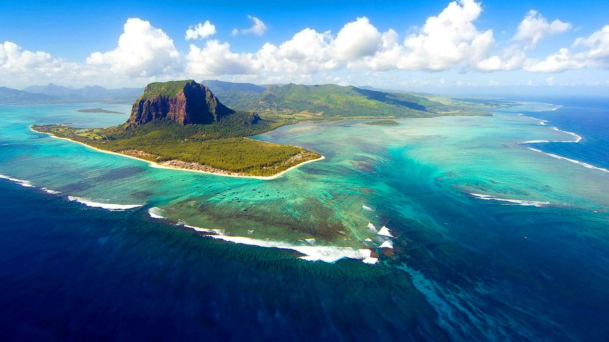 Margaret Mitchell Republik Indbildsk Underwater waterfall and 13 other Mauritius must-sees | CNN