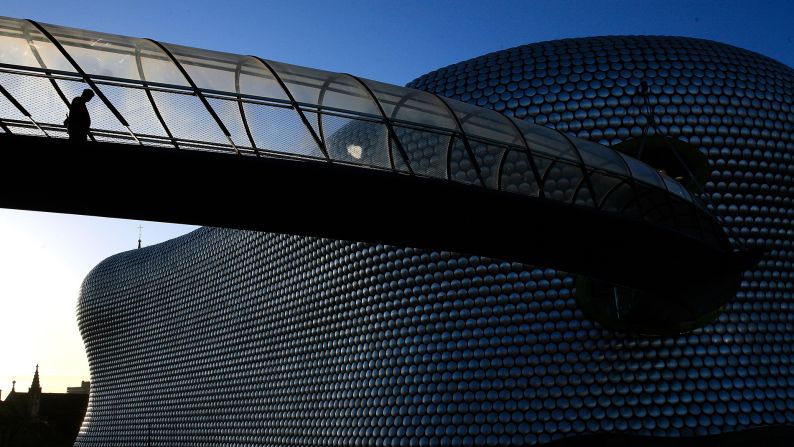 Covered in aluminum discs, the Selfridges store is one of Birmingham's most striking architectural gems. 