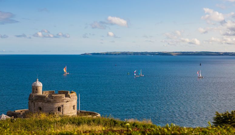 A sea fort constructed by Henry VIII in the 1540s, <a href="index.php?page=&url=http%3A%2F%2Fwww.english-heritage.org.uk%2Fvisit%2Fplaces%2Fst-mawes-castle%2F" target="_blank" target="_blank">St. Mawes Castle</a> offered protection to the waterway of the River Fal until it surrendered to a land attack during the English Civil War. It's regarded as the best preserved fort built by Henry VIII.