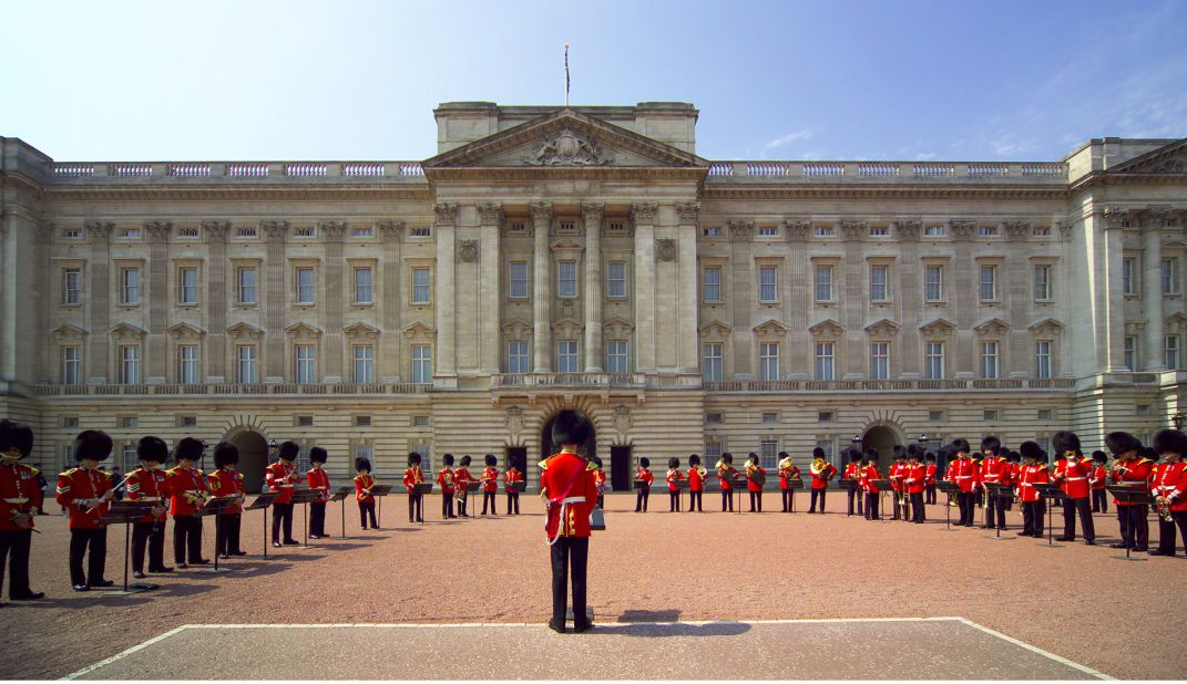 Parts of <a href="https://www.royalcollection.org.uk/visit/the-state-rooms-buckingham-palace/plan-your-visit" target="_blank" target="_blank">Queen Elizabeth's official residence</a> are open to visitors at certain times of the year and special guided tours are held occasionally.<br /><a href="http://edition.cnn.com/2015/07/24/travel/buckingham-palace-open-to-public-uk">MORE: Sneak preview as Queen opens Buckingham Palace to public</a>