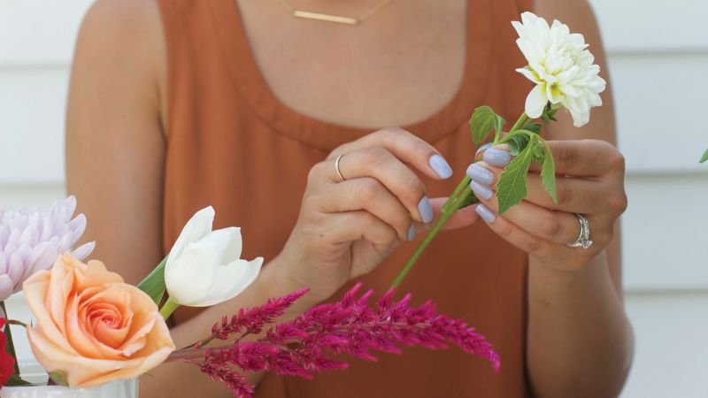 How to make a Mother's Day bouquet | CNN