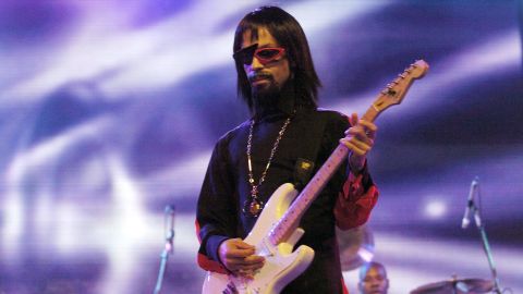 Is that you Prince? -- He reportedly wore this wig, sunglasses, and false goatee as a disguise when he played with the opening act of The 10th Anniversary Essence Music Festival on July 2, 2004 in New Orleans.<br />
