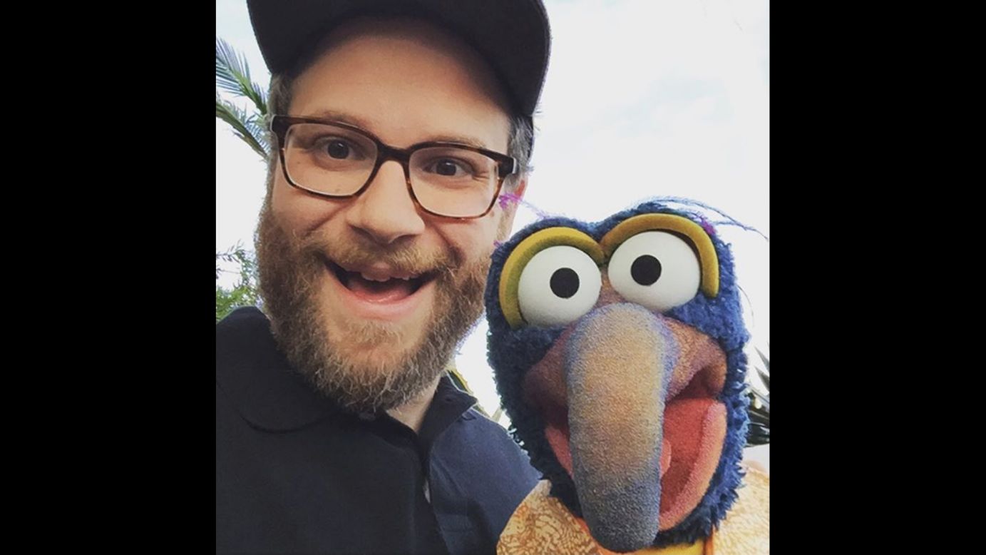 "Best celebrity I've ever met," <a href="https://www.instagram.com/p/BD3iIAnwF43/" target="_blank" target="_blank">said actor Seth Rogen,</a> posing with Gonzo the Muppet on Wednesday, April 6.