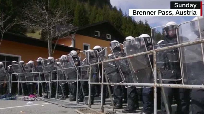Austria new asylum laws_00012427.jpg