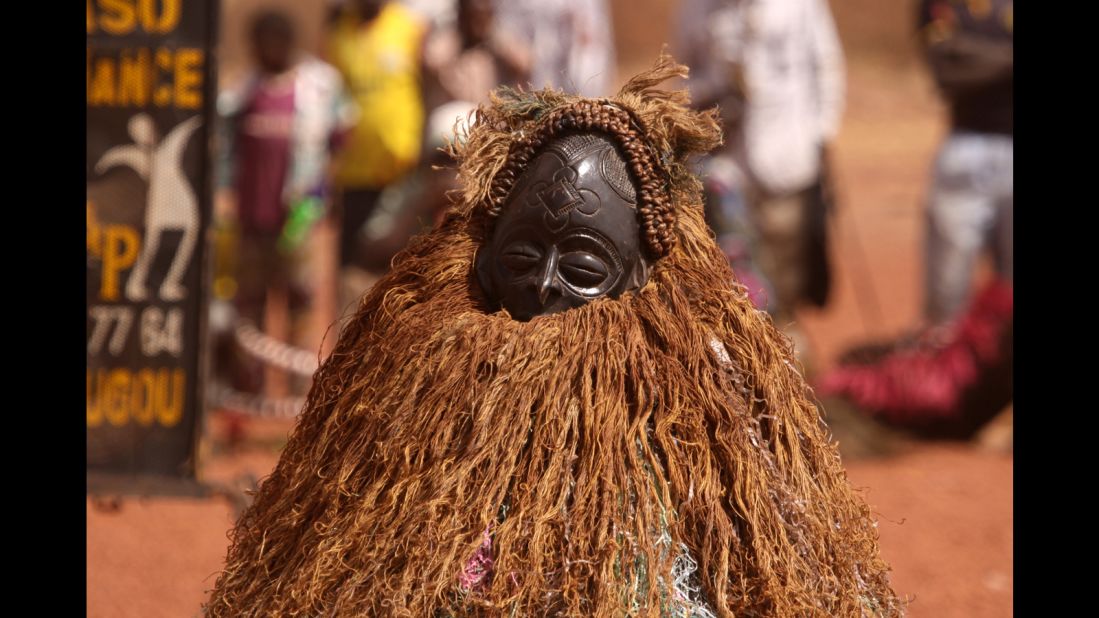 Festima, entering its 20th year, is as much about passing on traditional culture and raising awareness. Douny admits that the private nature of many masquerades prevents them from being performed in public spaces. Therefore Festima organizes panel discussions and seminars with the intention to create an infrastructure for the preservation and continuation of these traditions.