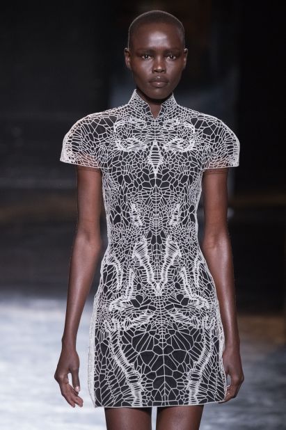 One of the recurring themes of her "Lucid" collection -- part of an ongoing collaboration with architect Philip Beesley -- was laser-cutting. Here, the laser-cut pieces are connected with clear tubes to create the illusion of a wearable exoskeleton.