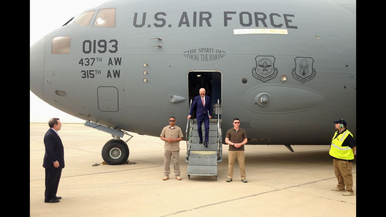U.S. Vice President Joe Biden steps off a military transport plane upon arriving in Baghdad, Iraq, on Thursday, April 28. Biden was making <a href="http://www.cnn.com/2016/04/28/politics/joe-biden-iraq-unannounced-visit/index.html" target="_blank">an unannounced trip</a> to meet with political leaders.