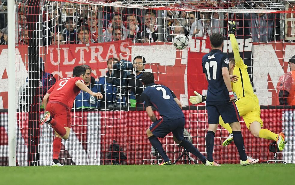 Trailing 2-1 on aggregate, Bayern threw everything at the Atletico defense and Lewandowski scored a dramatic header with 16 minutes remaining to level the tie.