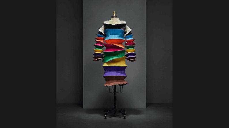 "Flying Saucer" Dress, Issey Miyake for Miyake Design Studio, Spring-Summer 1994 prêt-à-porter collection.