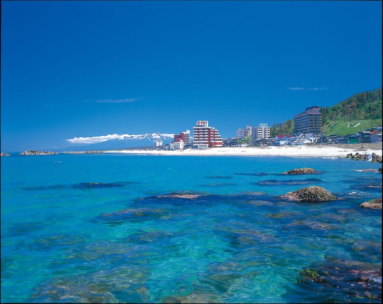 <strong>Yunohama Hot Springs (Yamagata prefecture): </strong>According to a popular myth, a fisherman discovered these seaside hot springs when he saw a turtle bathing in the warm waters centuries ago.