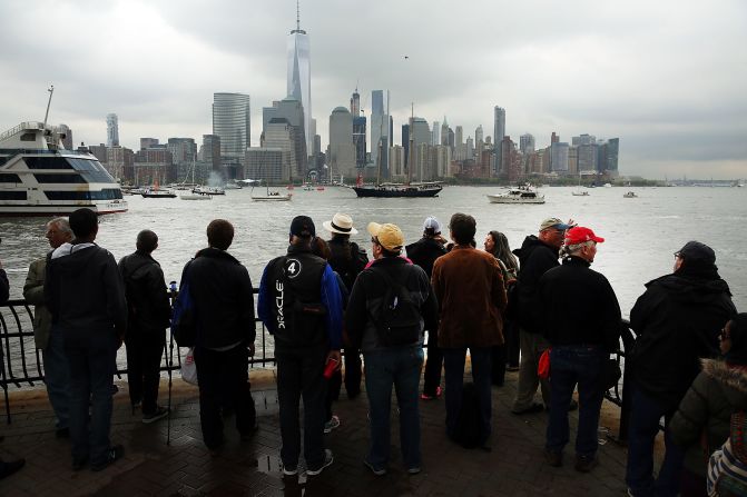 Sailing fans flocked to The Big Apple to witness six teams face off over two days of sailboat racing.