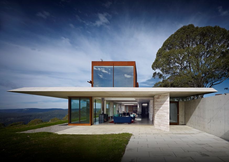 Invisible House. Peter Stutchbury Architecture. Hampton Australia. (Photo: Michael Nicholson)