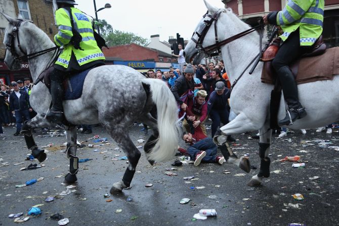 West Ham's final match at Upton Park was marred by trouble outside the ground before the match started. 