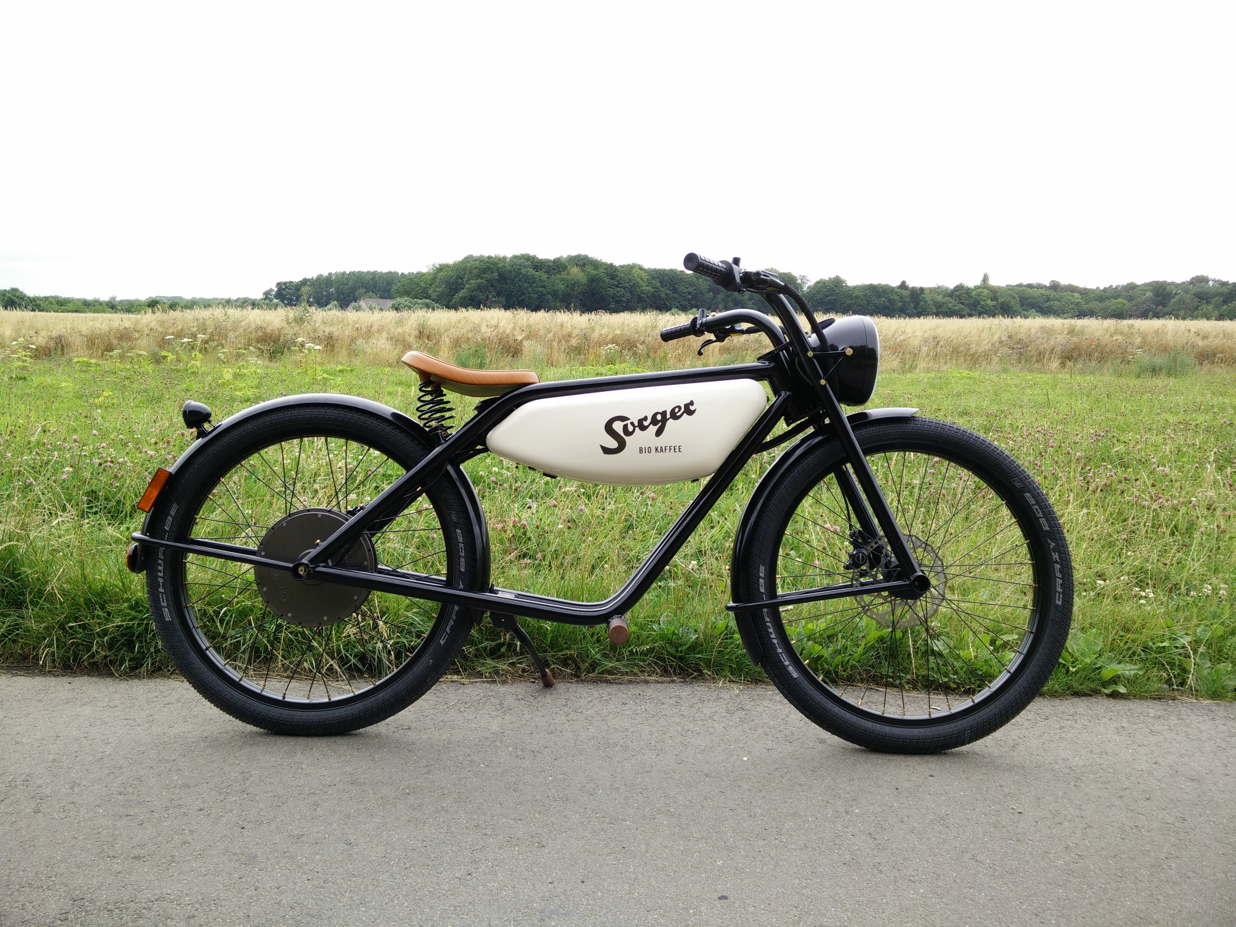 The "Motorman" was designed and built by Dutch product designer Ronald Meijs. <br /><br />Meijs wanted to use his design skills to help improve the urban environment. "At the moment we have the problem of congestion and pollution in most of the big cities of the world and more than half the world's population lives in cities," Meijs says.