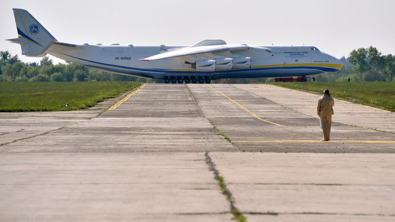 We live in an age when most airliners are powered by two or four jet engines. This monster has six. 