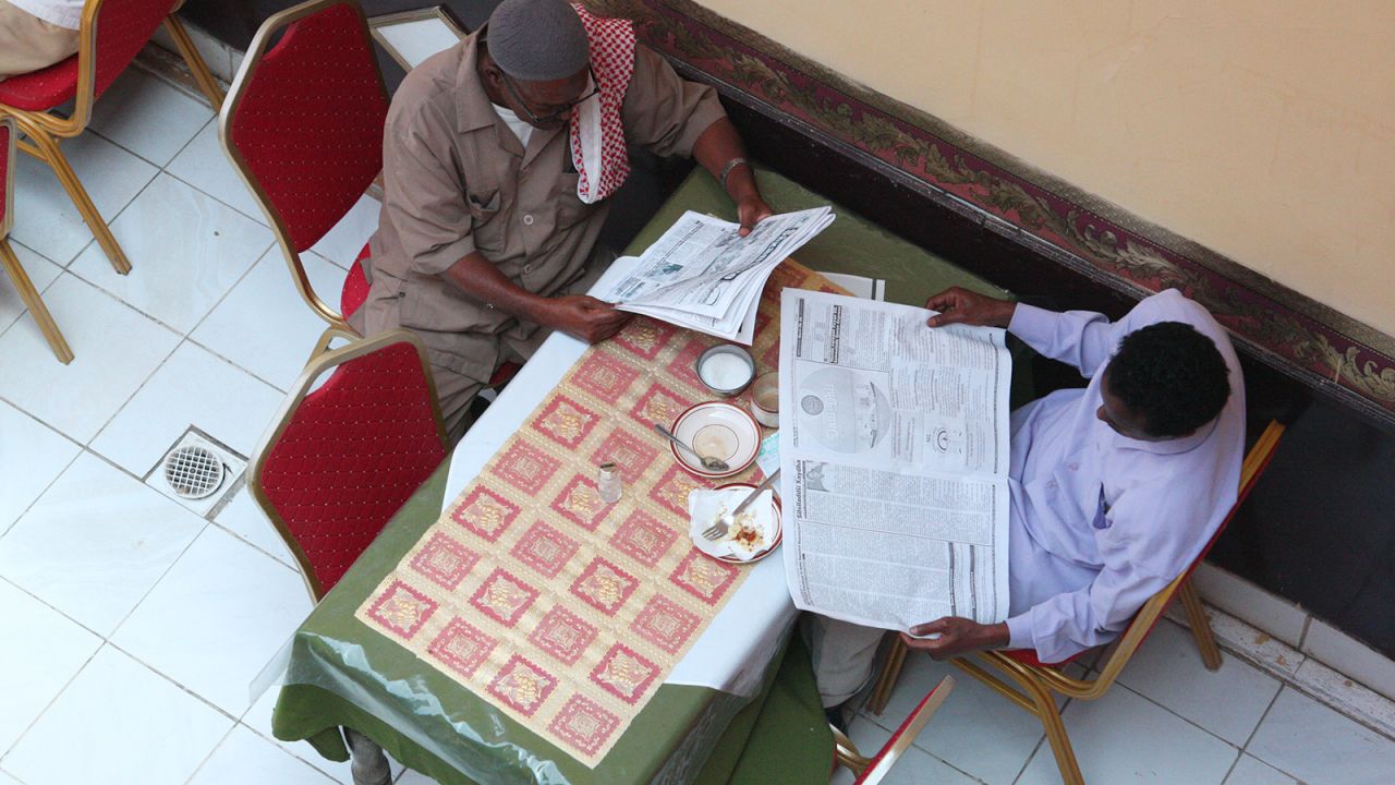 Due to the hotel's prime location, Somaliland locals come throughout the day to chat, have a cup of tea and a snack, or to read the papers within the courtyard.