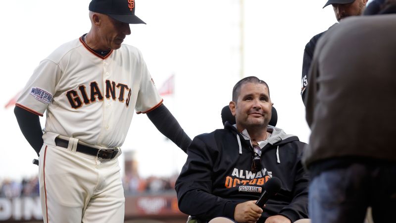 Giants lean on controversial balk call in 8th to beat Brewers, fans unhappy