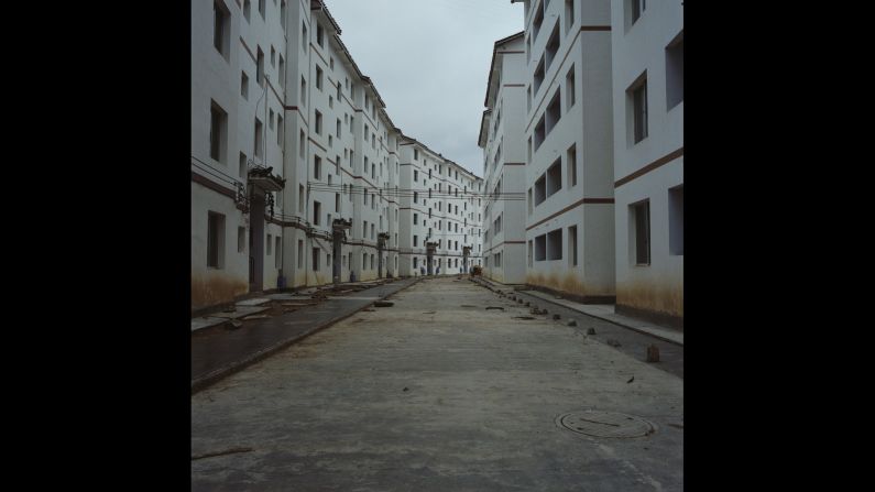 More houses under construction in Leishan.