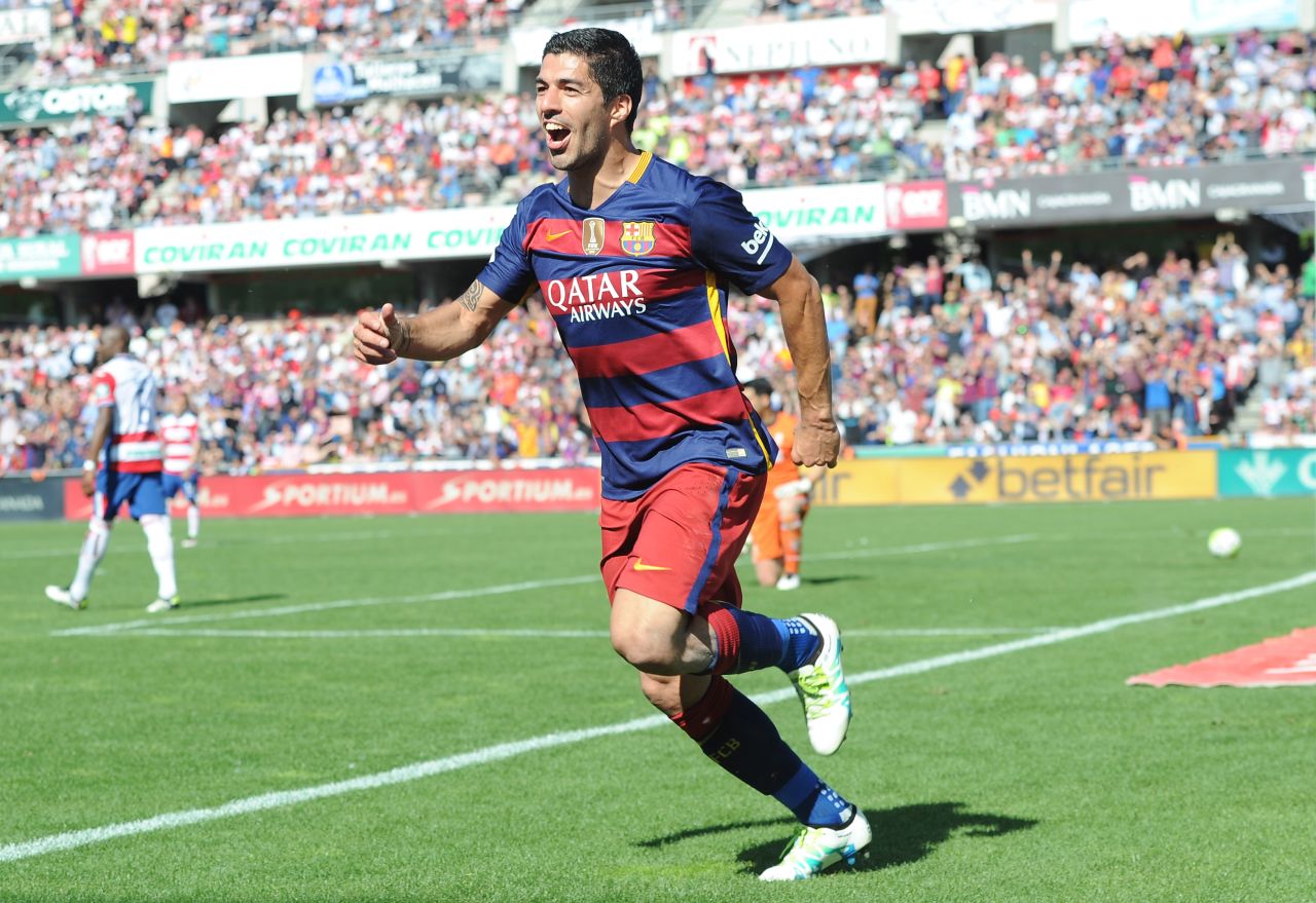 Suarez matched Ronaldo with his second just before the break at Granada to leave his side with a two-goal cushion.