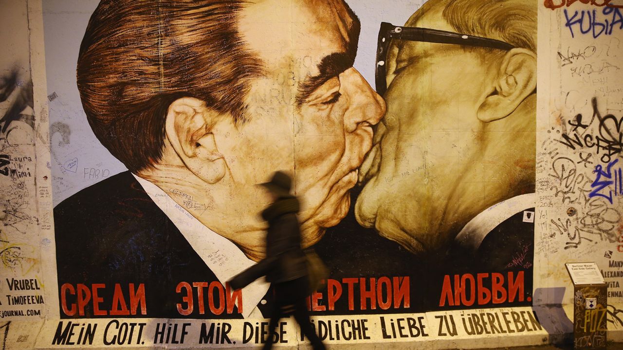Mural Of Trump And Putin Kissing Sparks Attention Cnn Politics