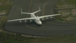 giant plane lands in perth Australia pkg_00000119.jpg