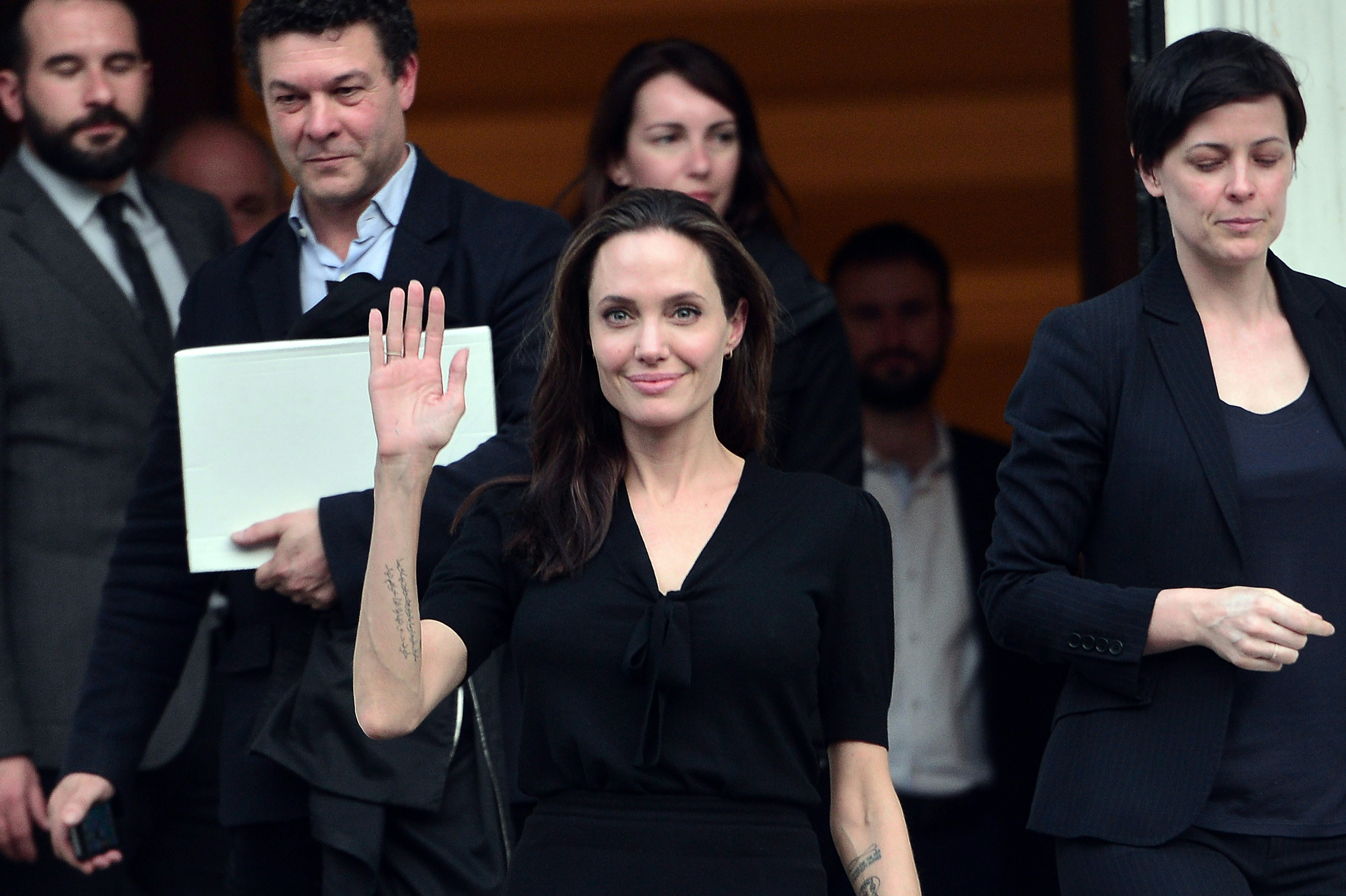 Angelina Jolie criticizes U.S. response to refugees as 'politics
