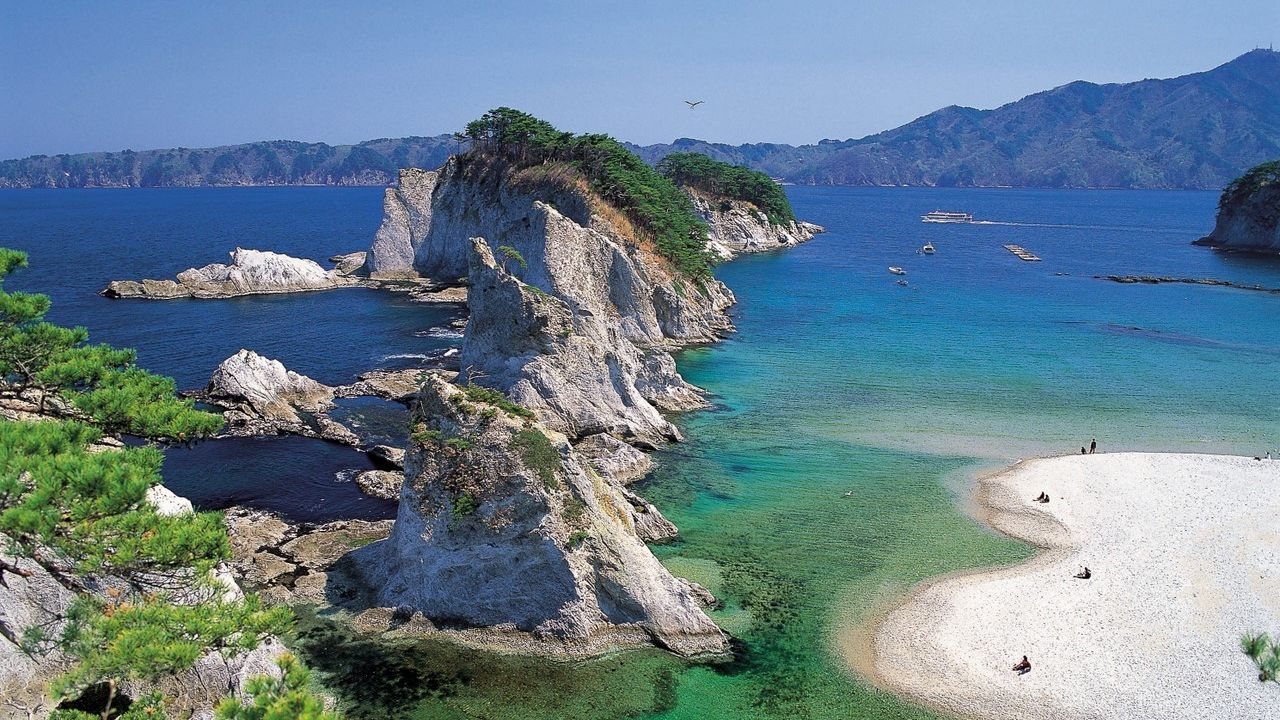 It's easy to see why this stunning Iwate prefecture beach was named "Jodogahama," or Pure Land.