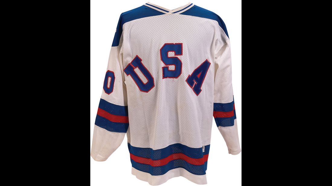 Miracle on Ice' goalie Jim Craig selling gold medal, other items