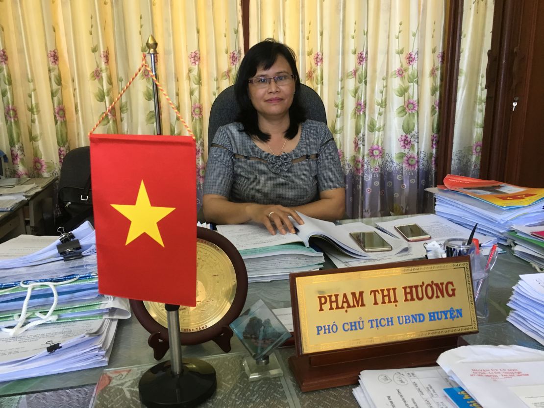 Pham Thi Huong, vice chair of the Ly Son District People's Committee