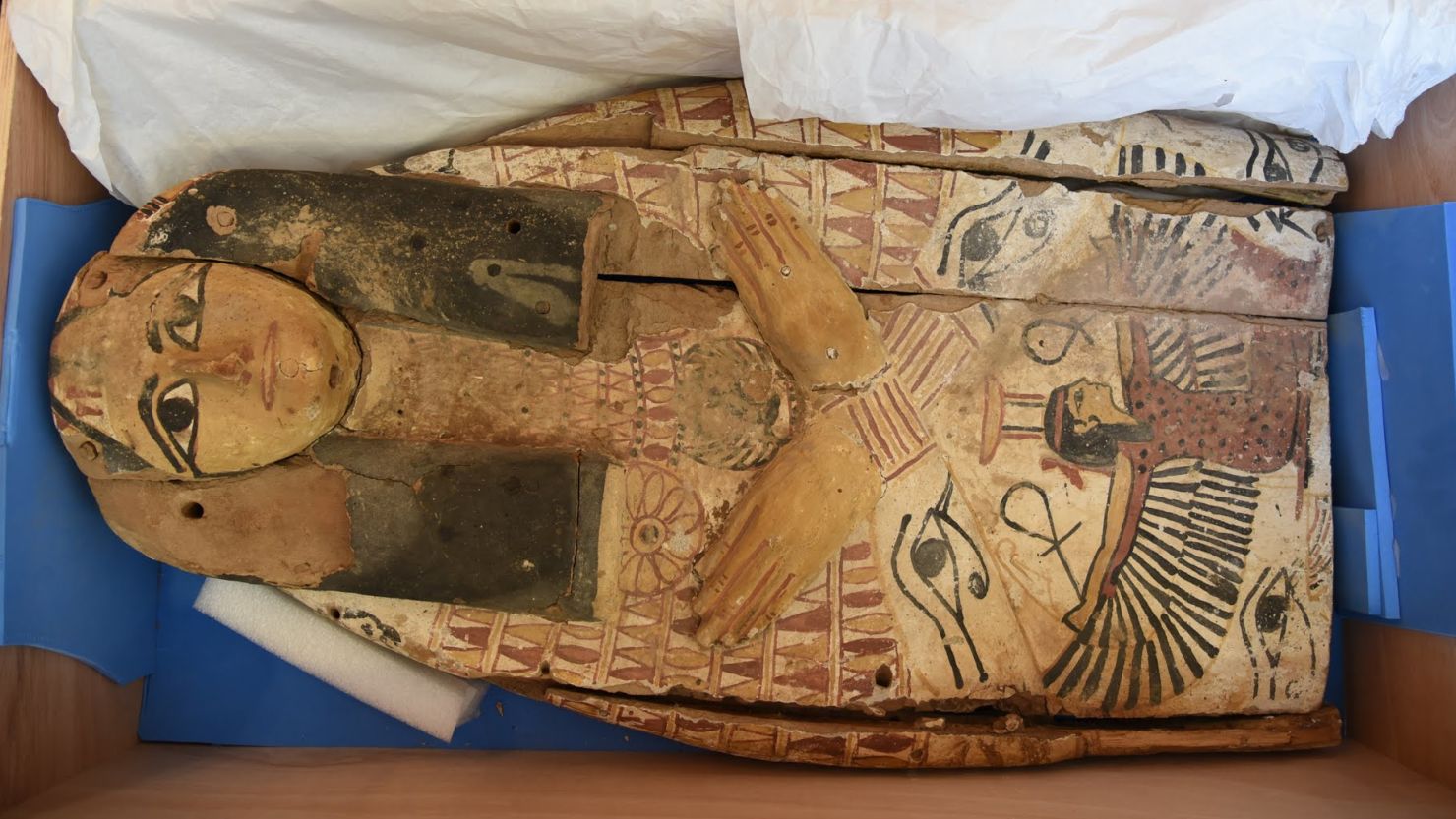 The Israeli Ministry of Foreign Affairs handed over to Egypt two ancient relics that reached Israel illegally.