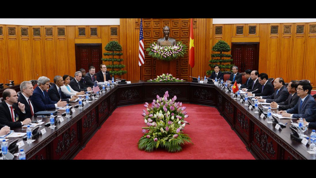 Obama, with Secretary of State John Kerry and other Cabinet members, attends a meeting with Vietnamese Prime Minister Nguyen Xuan Phuc, third from right, on May 23.