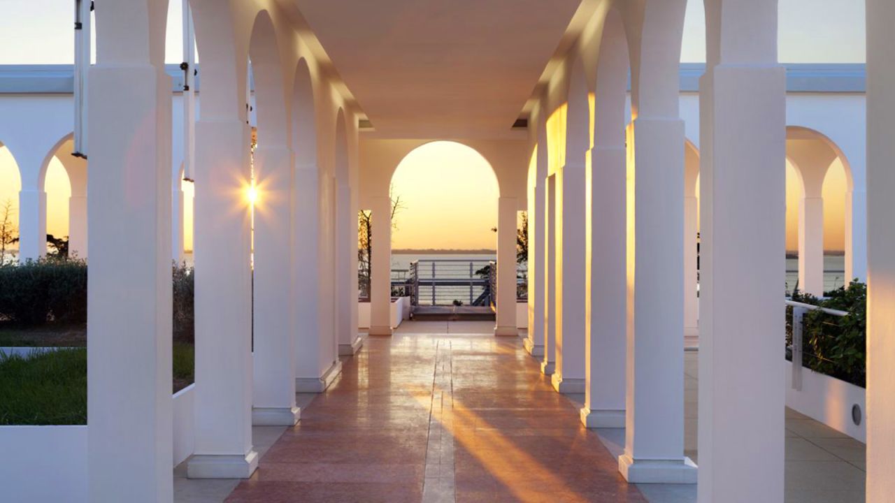 JW Marriott Venice: Seaside resort or city hotel?