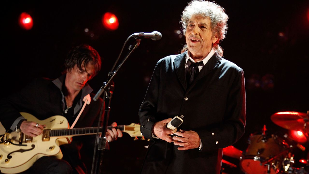 HOLLYWOOD, CA - JANUARY 12:  Musician Bob Dylan performs onstage during the 17th Annual Critics' Choice Movie Awards held at The Hollywood Palladium on January 12, 2012 in Los Angeles, California.  (Photo by Christopher Polk/Getty Images   for VH1)