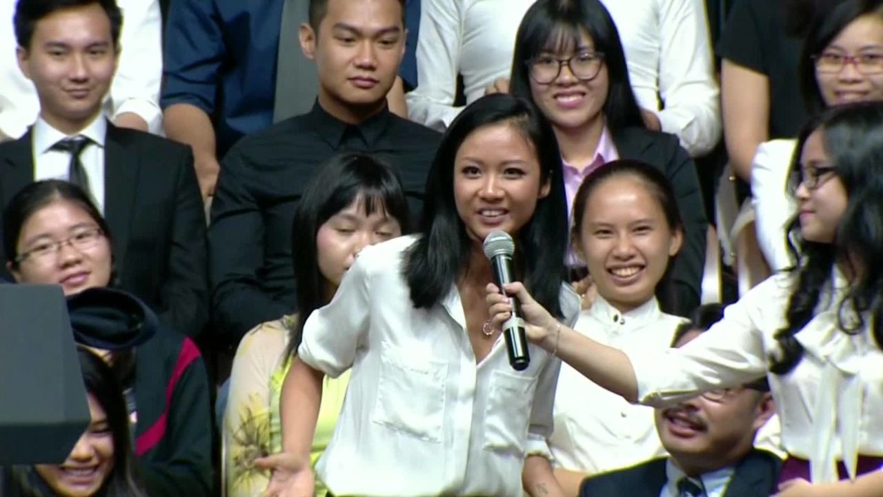 vietnam obama beat box rap sot_00003114.jpg