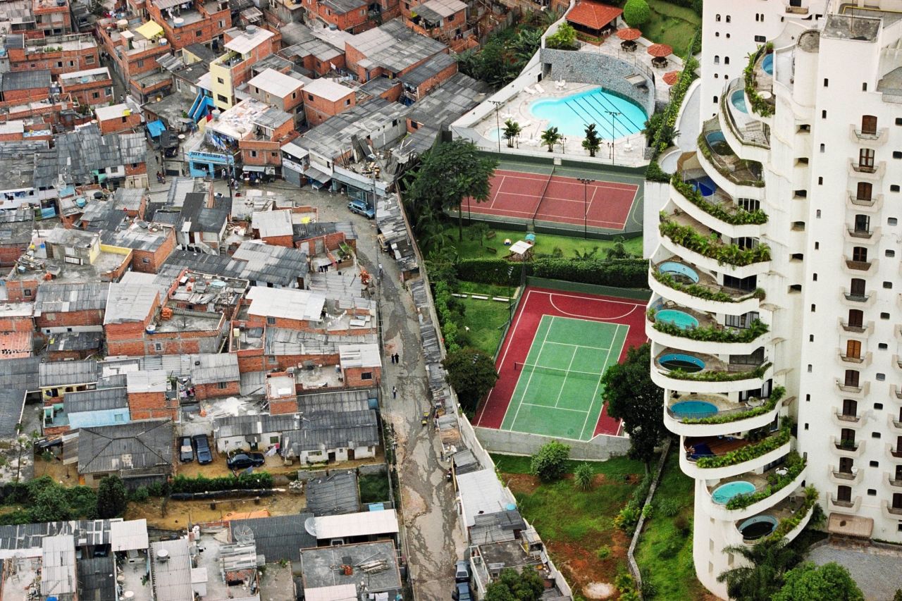 This image of Sao Paulo's Paraisopólis ("Paradise City") shows the favela's stark contrast of rich and poor. 