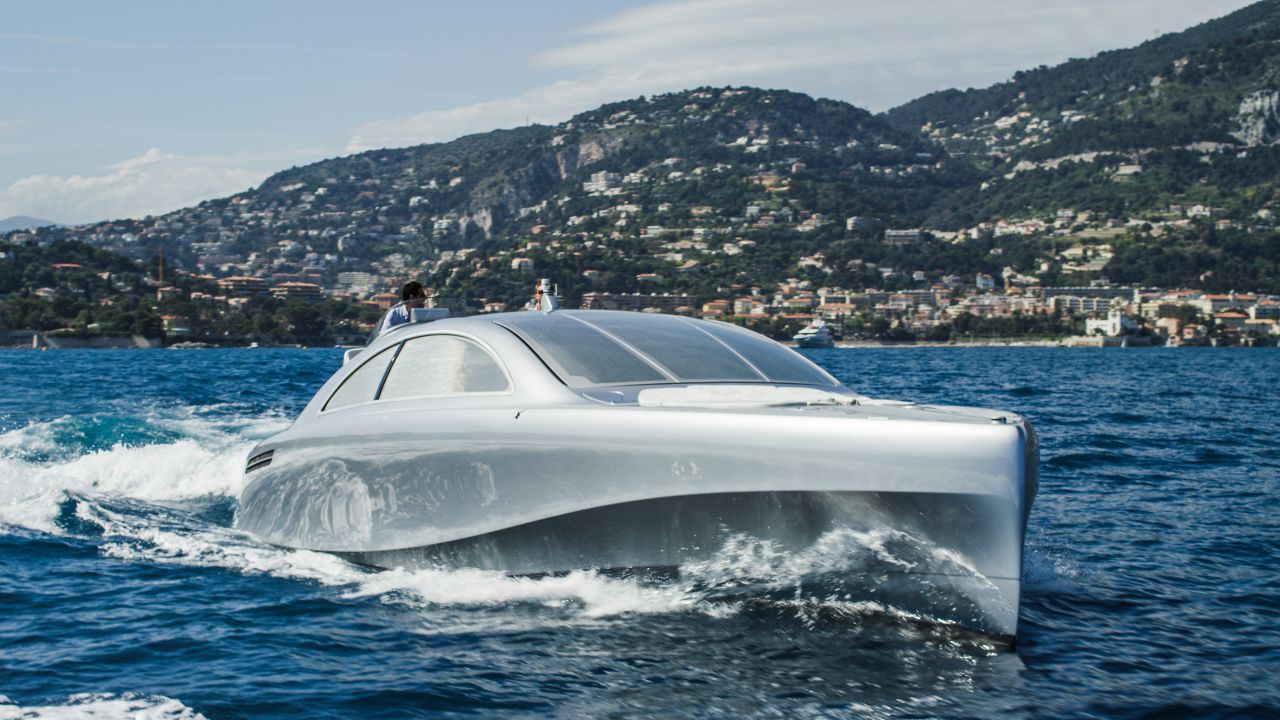 Nicknamed "Silver Arrow of the Seas," the 14-meter yacht, which can accommodate up to 10 people, is powered by a 960-horsepower engine and can reach speeds of up to 40 knots (46 mph).