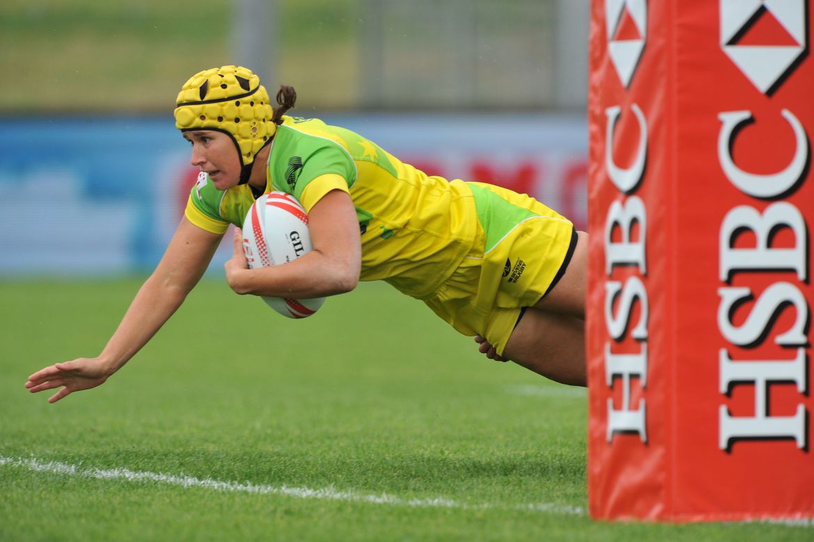Australia beat neighbor New Zealand 14-5 in the semis, with Shannon Parry scoring one of her side's two tries. Tim Walsh's team now goes into August's Rio Olympics on a high and in pole position to secure a gold medal.