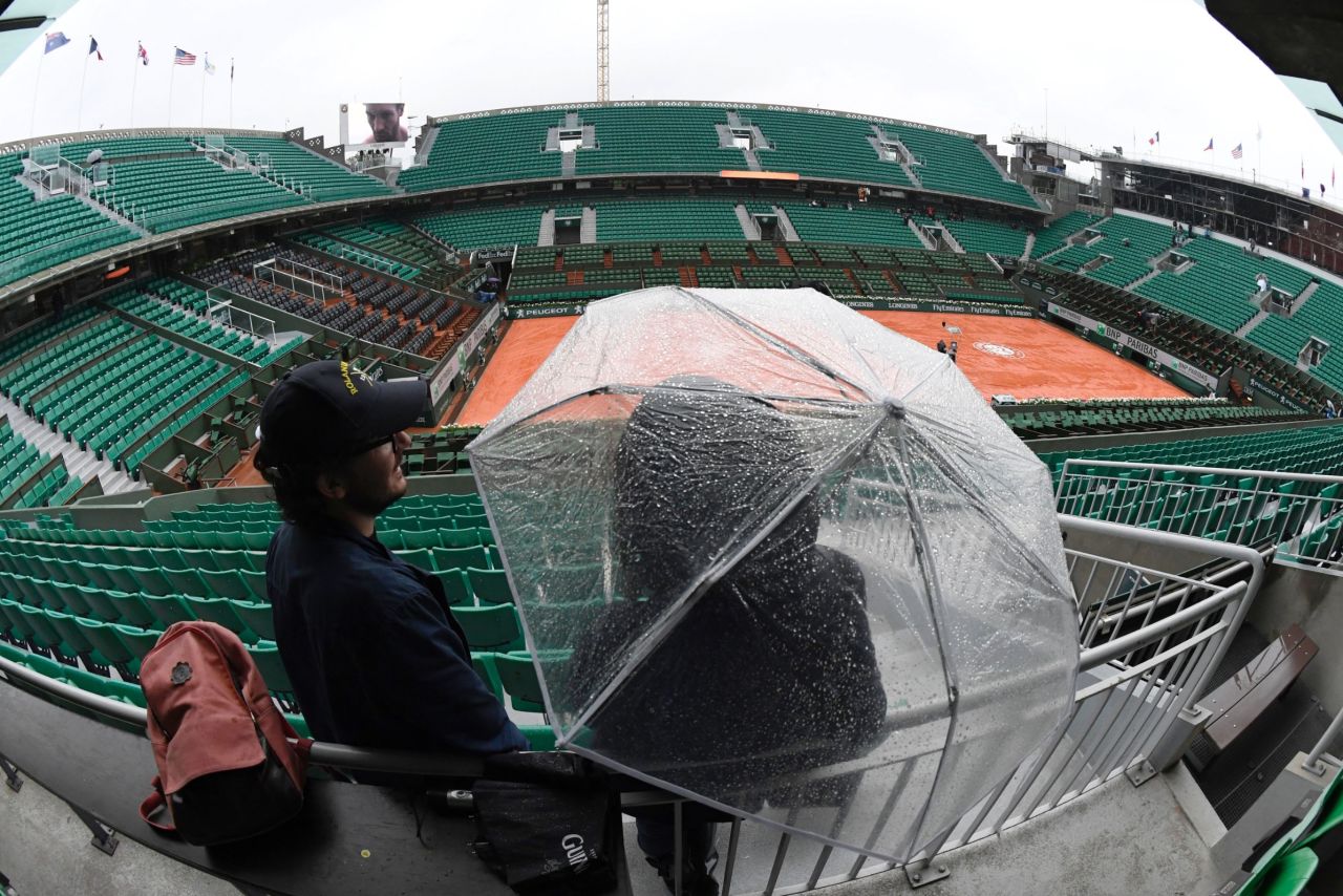 It was the first total washout at the French Open since May 30, 2000 -- exactly 16 years ago.